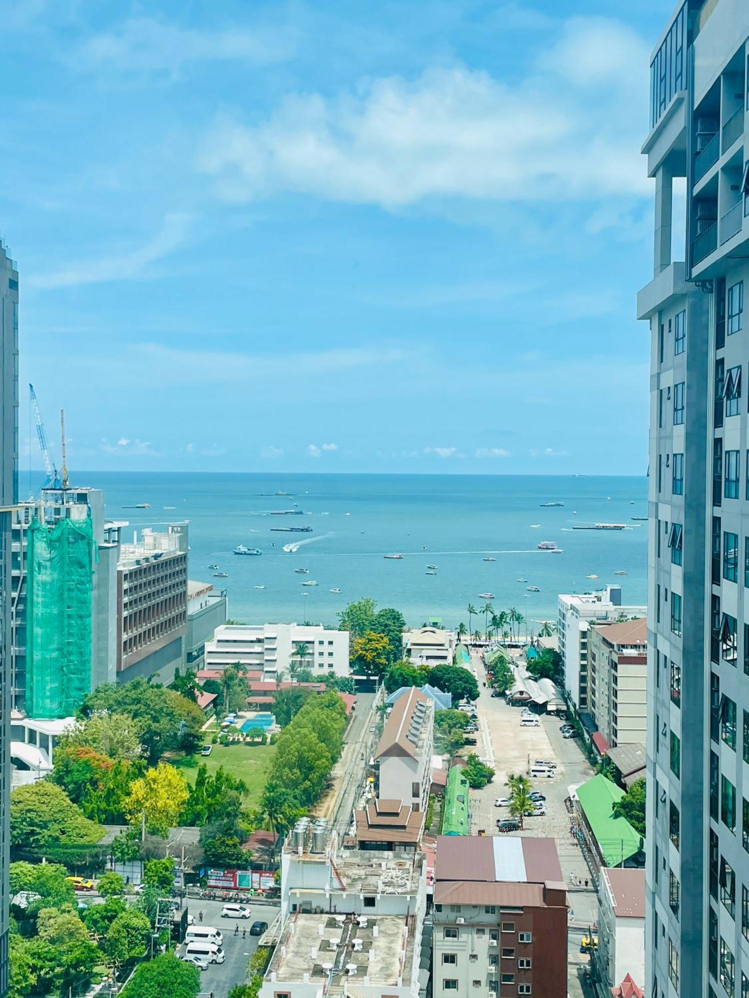 The Base Condo 2 Bed 2 Bath By Pupu Pattaya Exterior photo